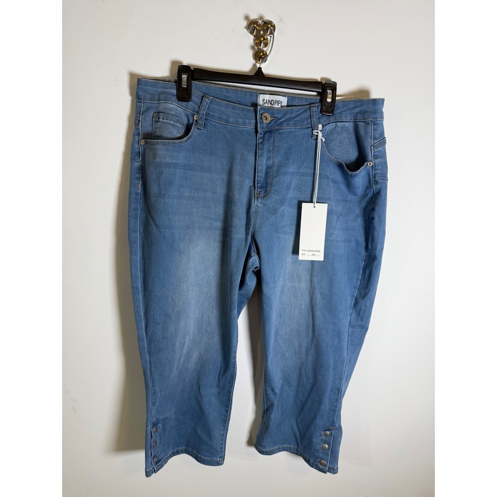 NWT Sandpiper Premium Denim Womens 20W Capri Jeans Medium Wash Snap Hem